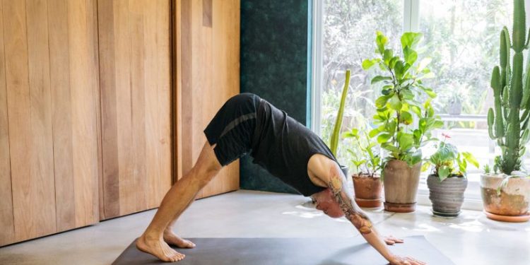 Getting older doesn’t have to mean getting stiffer. 5 ways to keep mobile as you age